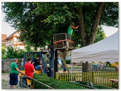 Lichterketten werden montiert