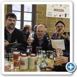 Steff spielt "Ein Prosit" ...