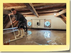 Abkühlbecken wird gesäubert