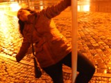 Lap Dance zur Überbrückung der Wartezeit auf den Bus