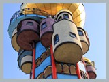 Bier & Kunst
Führungen & Tickets
Veranstaltungen & Genuss
Die Verbindung von Bier und Kunst.
Der Kuchlbauer Turm
Ein Hundertwasser Architekturprojekt.