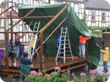 Aufbau im Regen