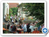 und auf der Kirchenmauer