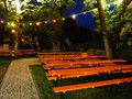 Spielplatz
(klasse Beleuchtung jedes Jahr!)