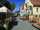 Aufbau: Lampen, Zelte, Bänke+Tische, ...
viel zu tun