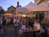 Fest Abends: an der Bühne