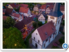 Blick von oben auf das Braufest mit Brauhaus