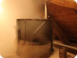 Das Bier wird in das Kühlschiff umgepumpt