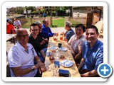 Gäste im Biergarten